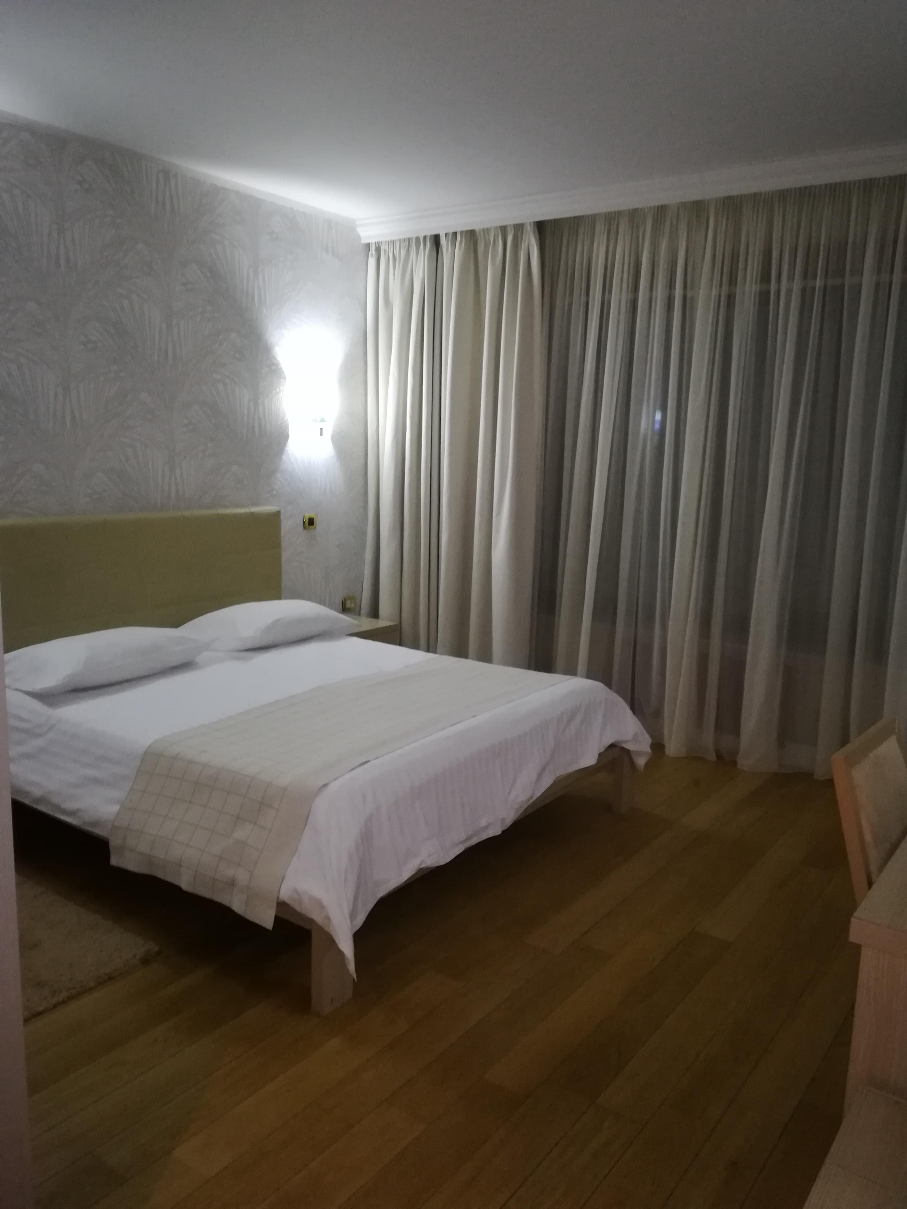 Hotel Sunny Hill クルージュ＝ナポカ エクステリア 写真