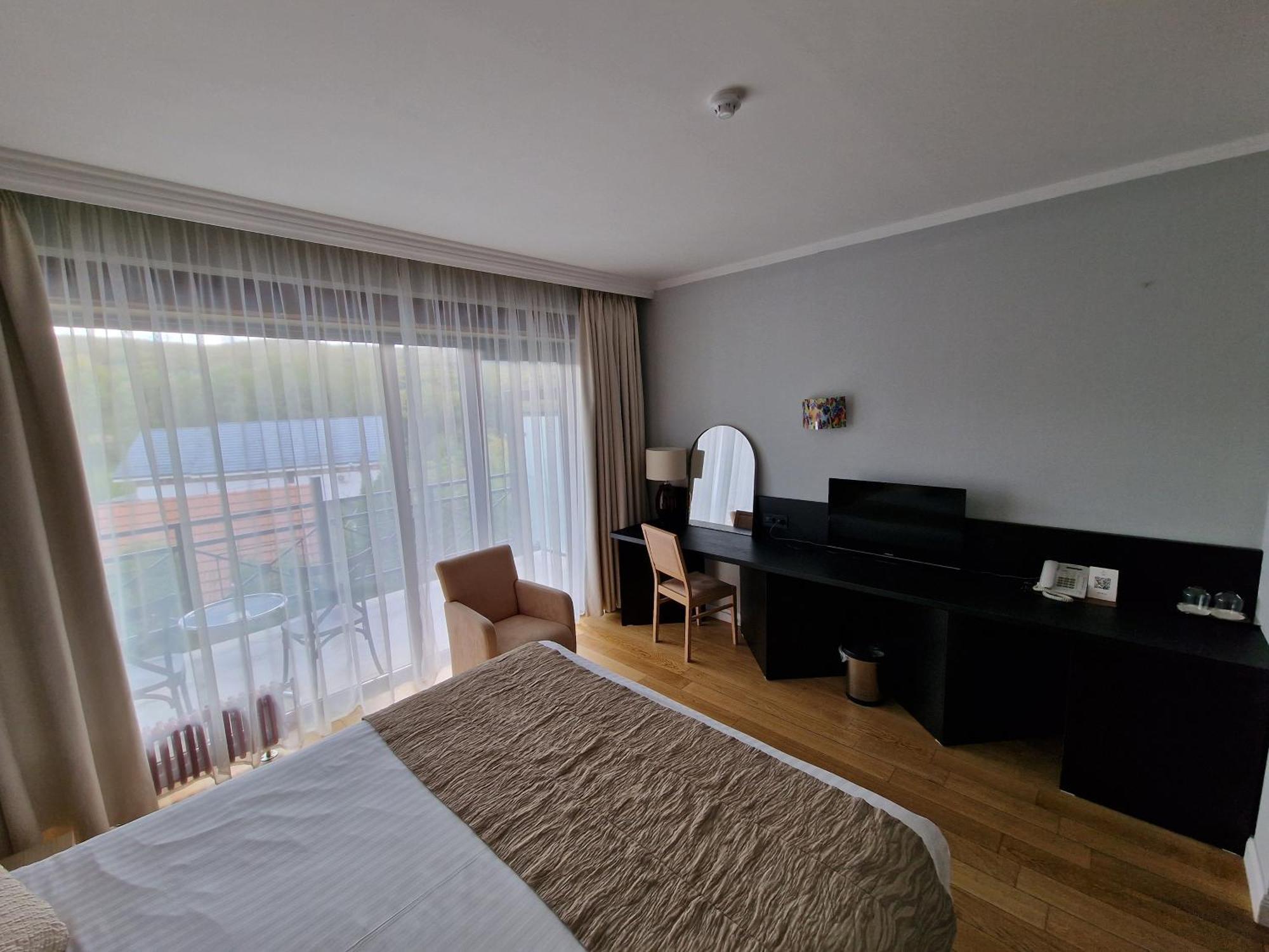 Hotel Sunny Hill クルージュ＝ナポカ エクステリア 写真