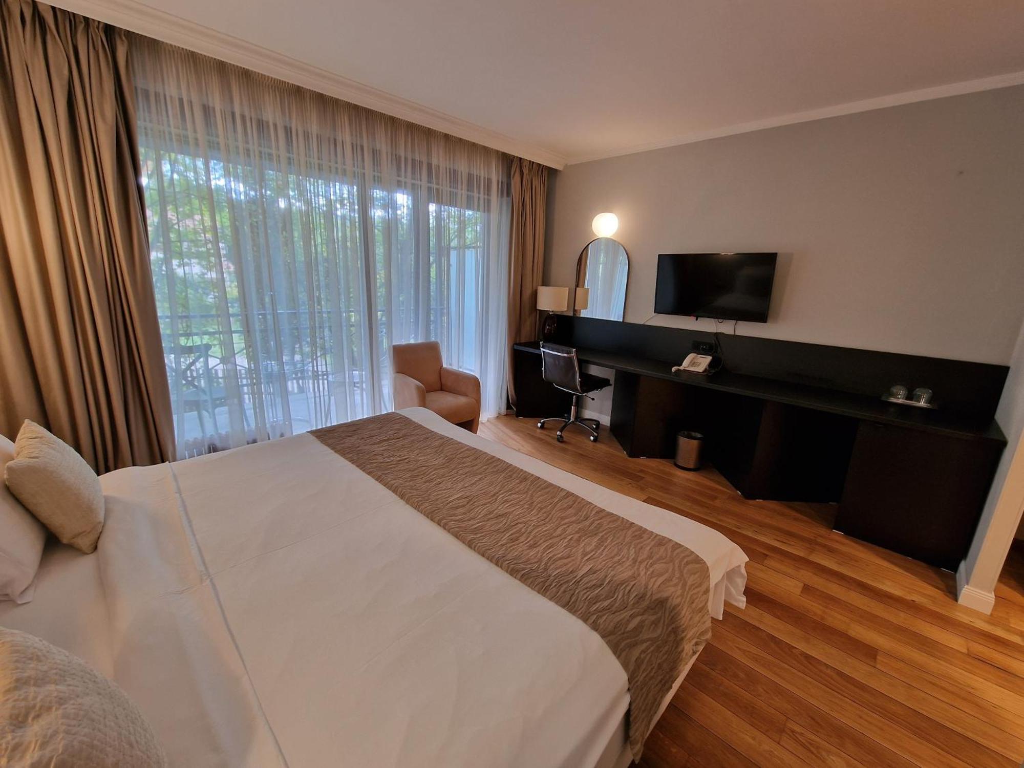 Hotel Sunny Hill クルージュ＝ナポカ エクステリア 写真