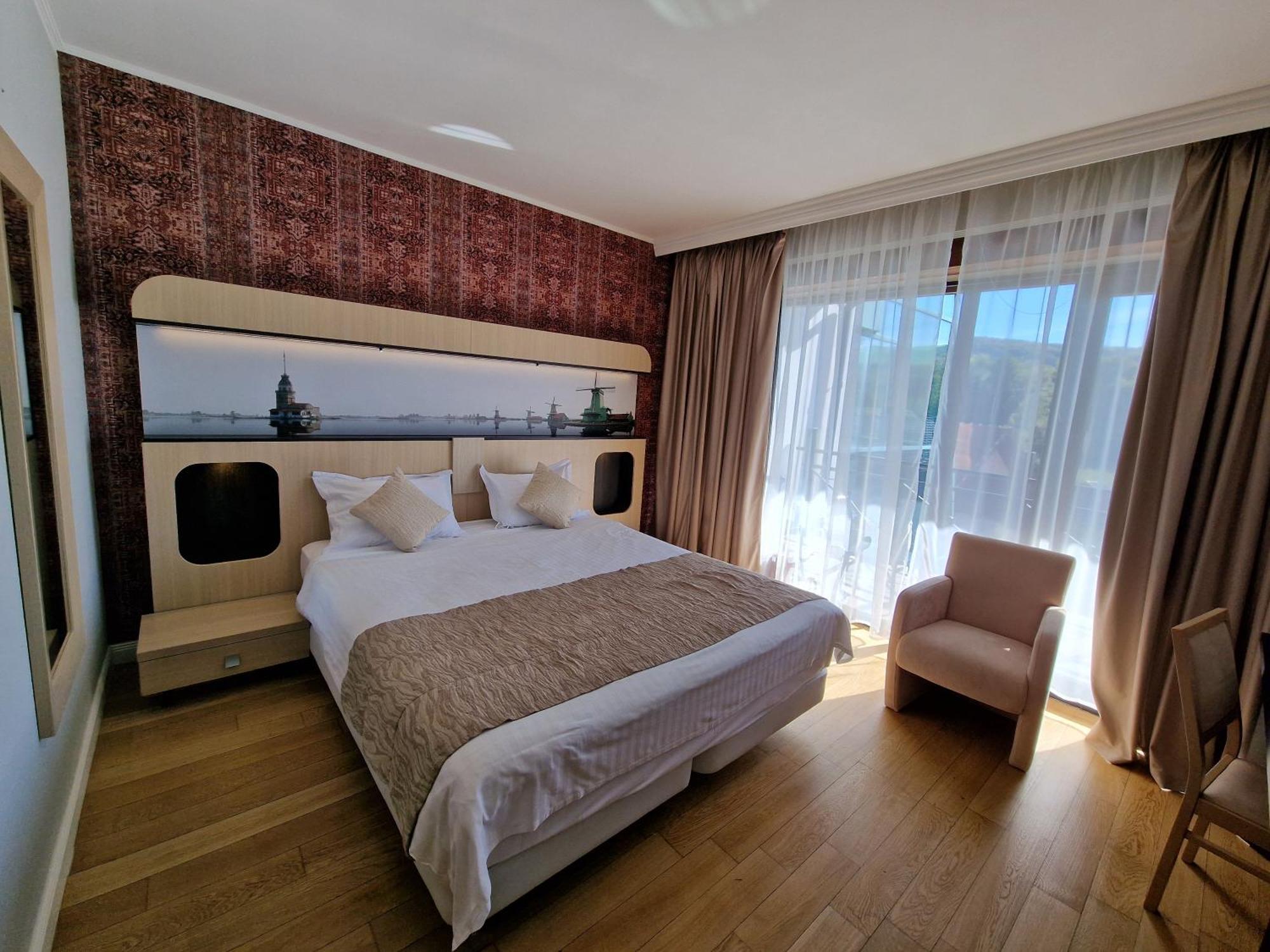 Hotel Sunny Hill クルージュ＝ナポカ エクステリア 写真
