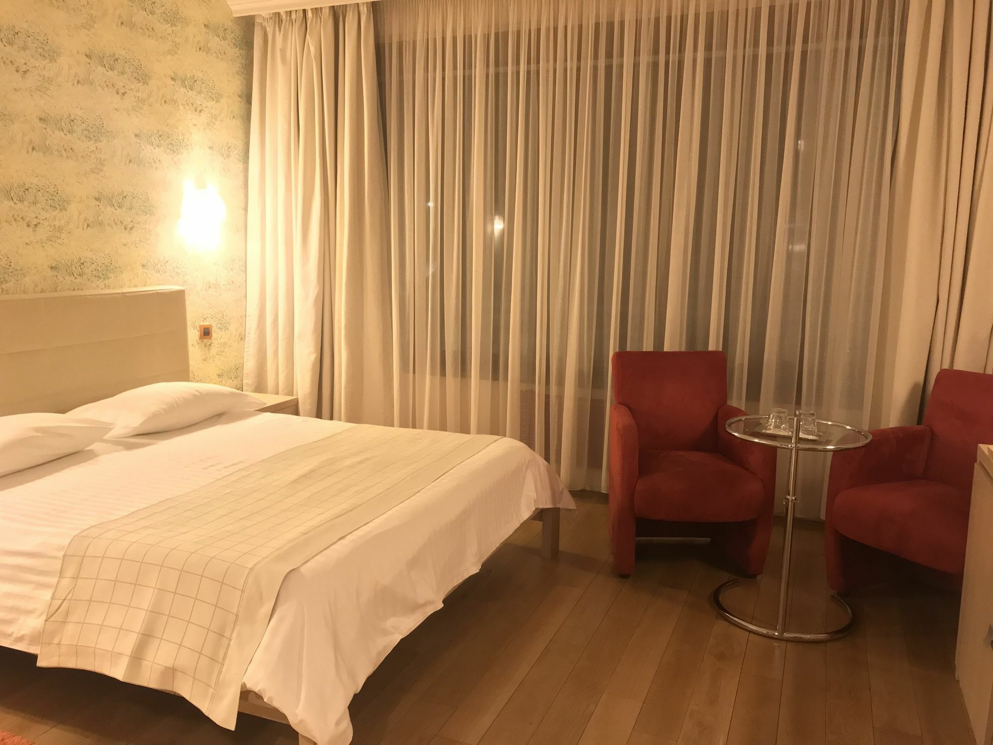 Hotel Sunny Hill クルージュ＝ナポカ エクステリア 写真